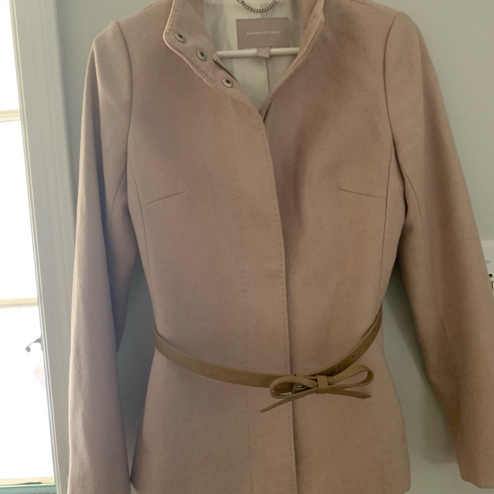 Banana Republic tan wool jacket with leather belt